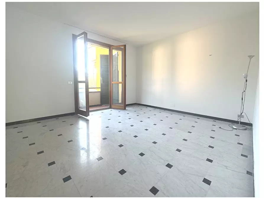 Immagine 7 di Quadrilocale in vendita  a Rapallo