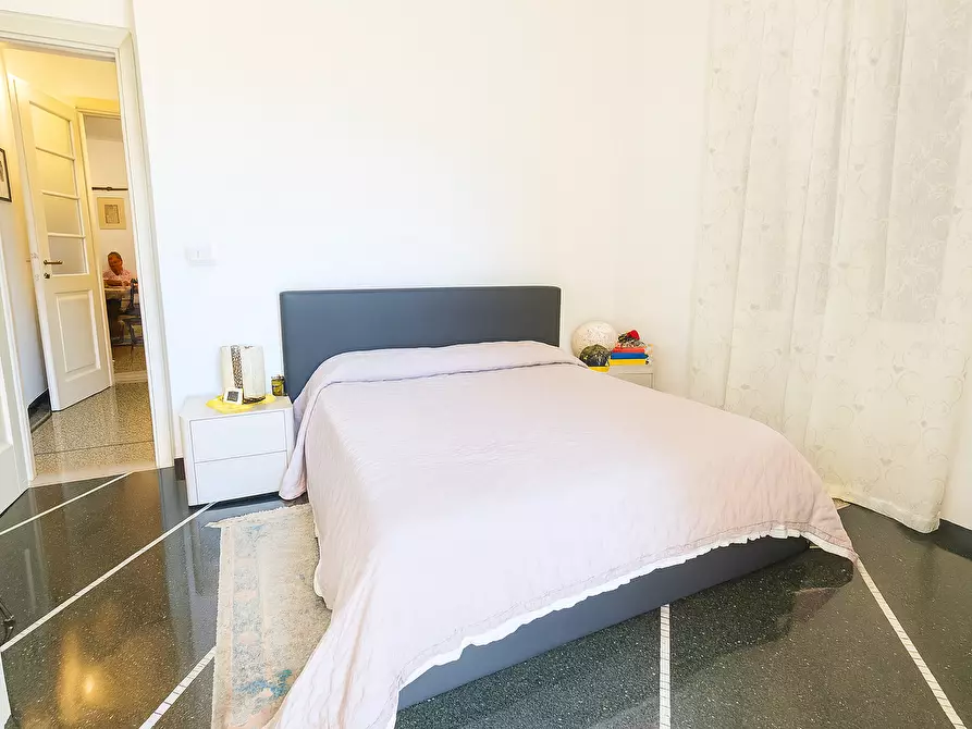 Immagine 11 di Quadrilocale in vendita  a Rapallo