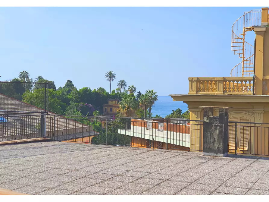 Immagine 2 di Trilocale in vendita  a Rapallo