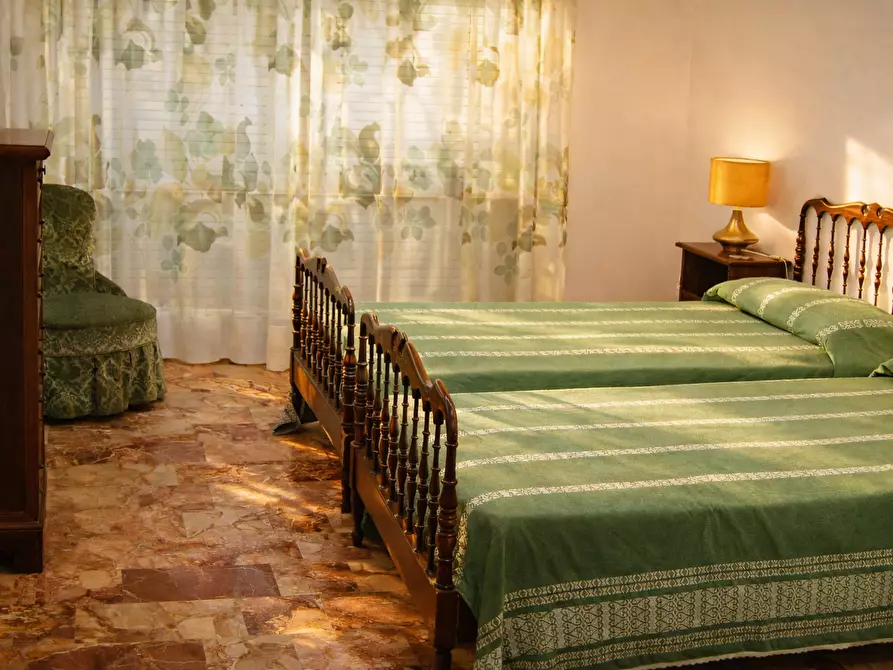 Immagine 9 di Trilocale in vendita  a Rapallo