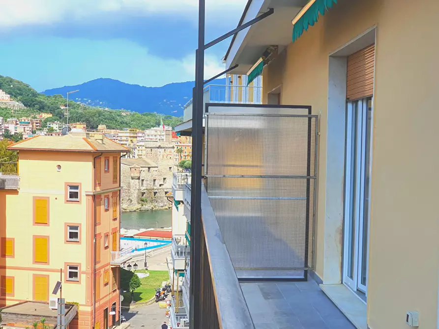 Immagine 22 di Trilocale in vendita  a Rapallo