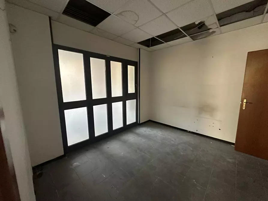 Immagine 6 di Ufficio in affitto  in Via Monte Giberto 133 a Roma