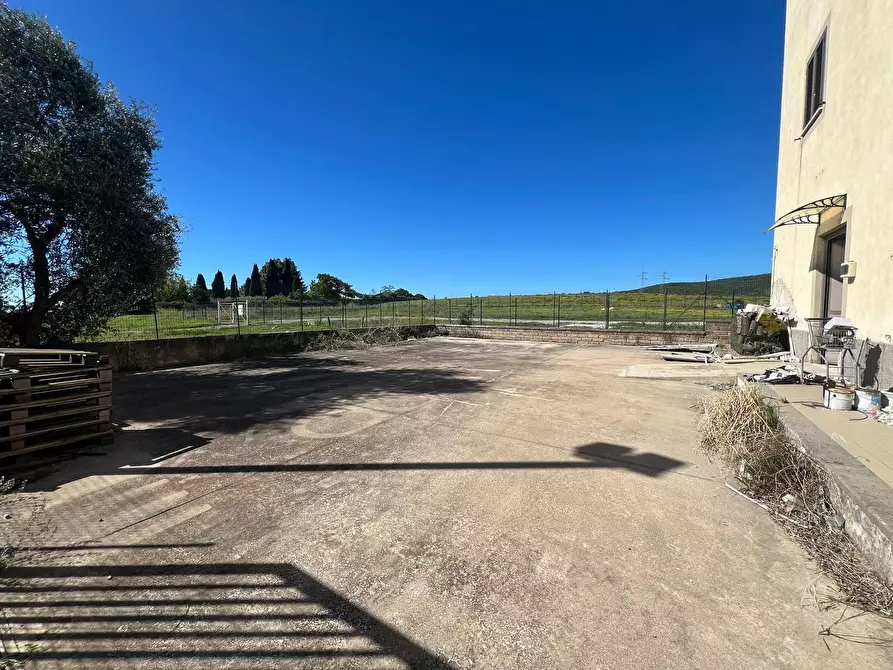 Immagine 4 di Locale commerciale in vendita  a Fiano Romano