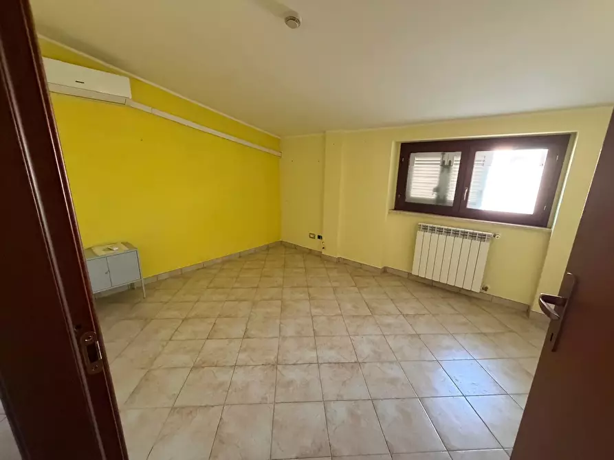 Immagine 15 di Ufficio in affitto  a Fiano Romano