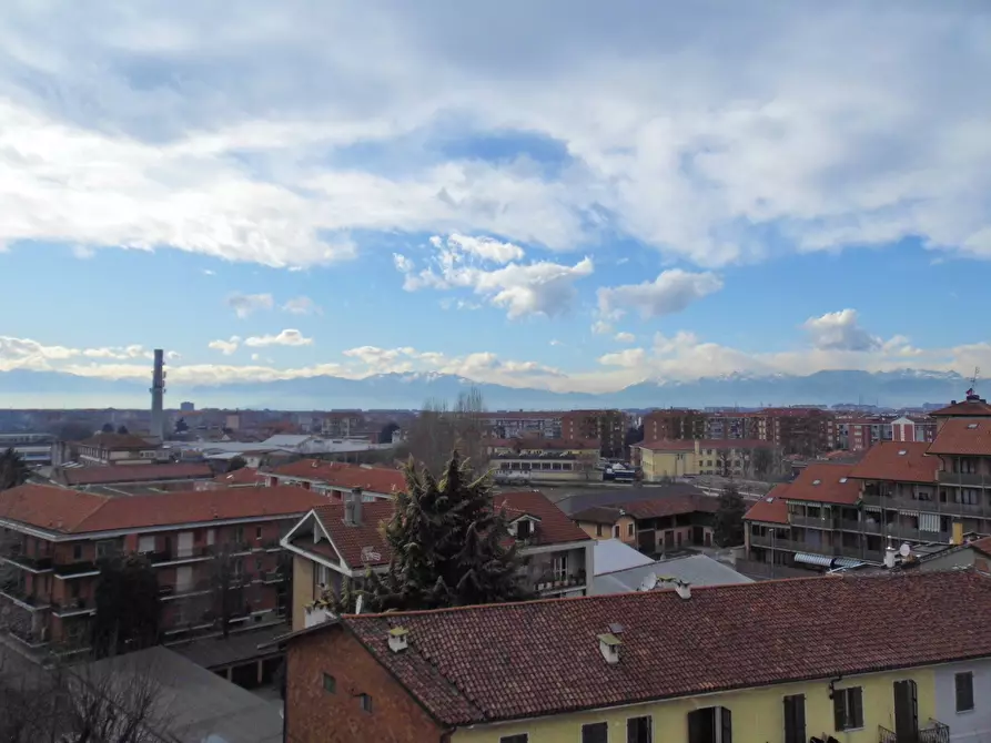 Immagine 7 di Attico in vendita  in Strada Carignano 25 a Moncalieri