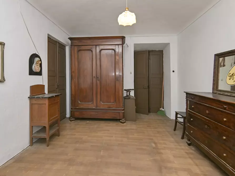 Immagine 34 di Pentalocale in vendita  in via torino 4 a Lemie