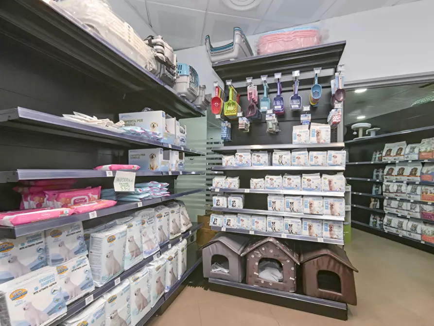 Immagine 23 di Locale commerciale in affitto  in piazza respighi 5 a Torino