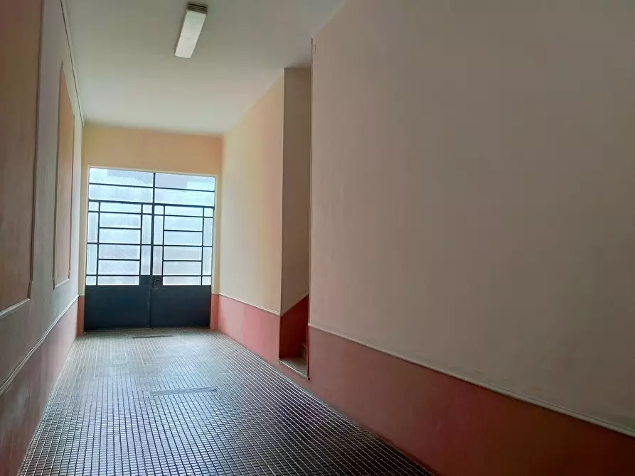 Immagine 21 di Bilocale in vendita  in Via Meina 8 a Torino