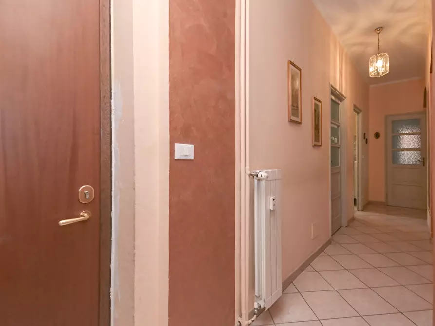 Immagine 8 di Quadrilocale in vendita  in via Livorno 9 a Torino