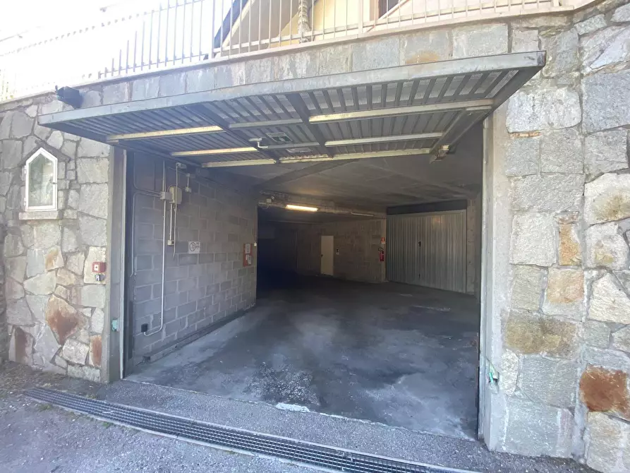 Immagine 1 di Garage in vendita  in via Tornafol a Chatillon