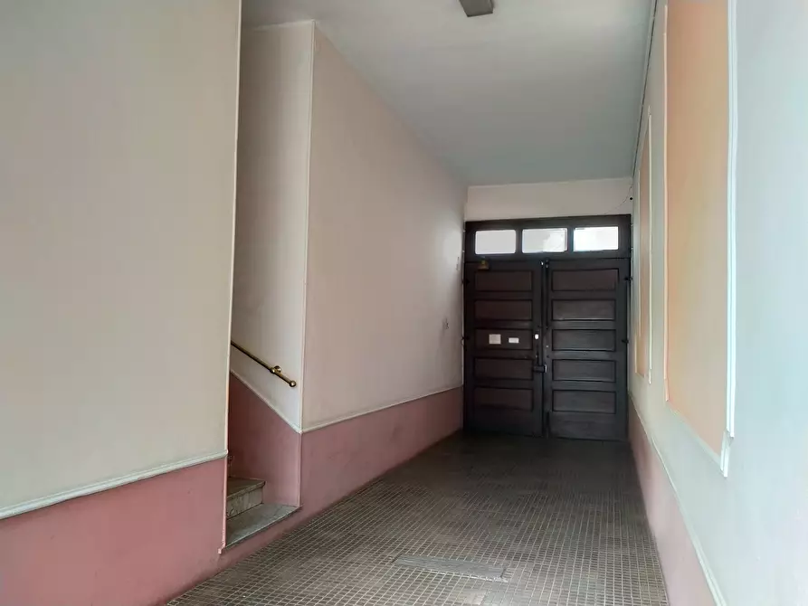 Immagine 20 di Bilocale in vendita  in Via Meina 8 a Torino