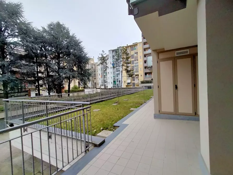 Immagine 20 di Trilocale in vendita  in Via Pietro Cossa 105 a Torino