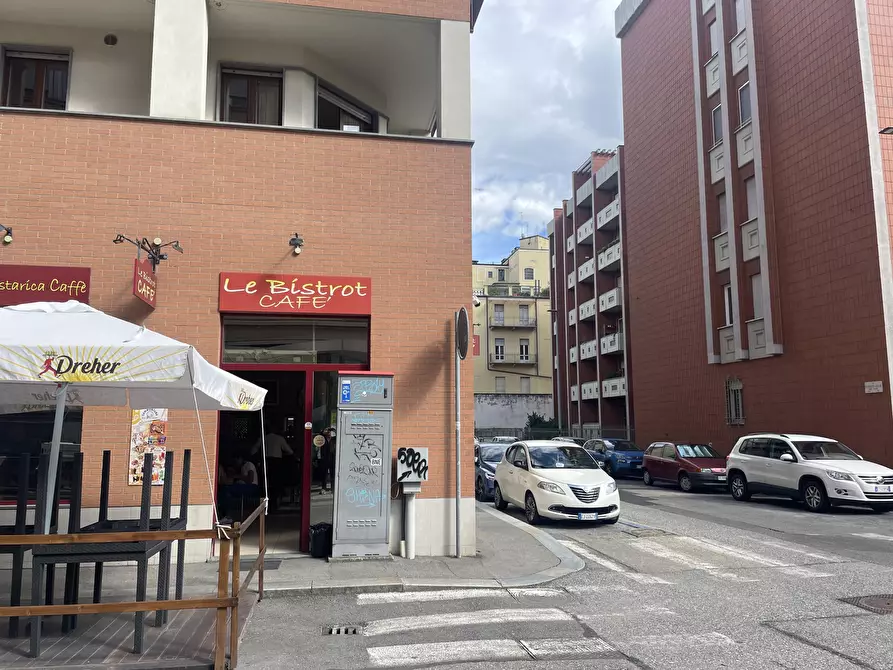 Immagine 4 di Locale commerciale in vendita  in Via Cellini 7C a Torino