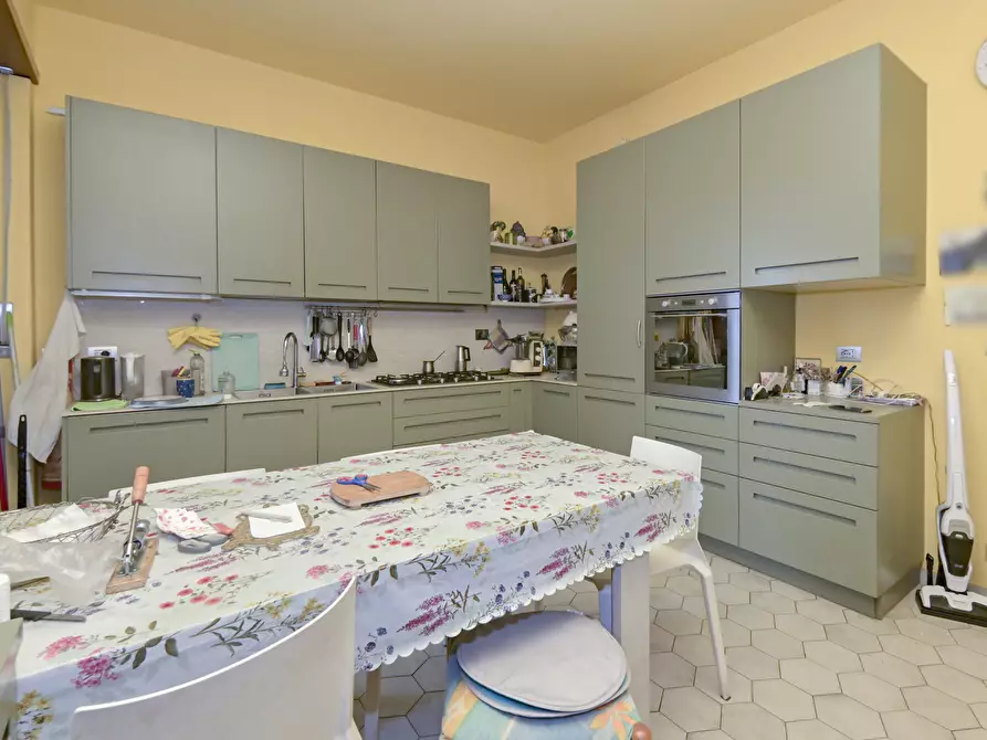 Immagine 6 di Pentalocale in vendita  in Via Trana a Torino