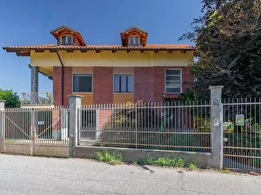 Immagine 1 di Casa indipendente in vendita  in Frazione Mezzi Po 10 TER a Settimo Torinese