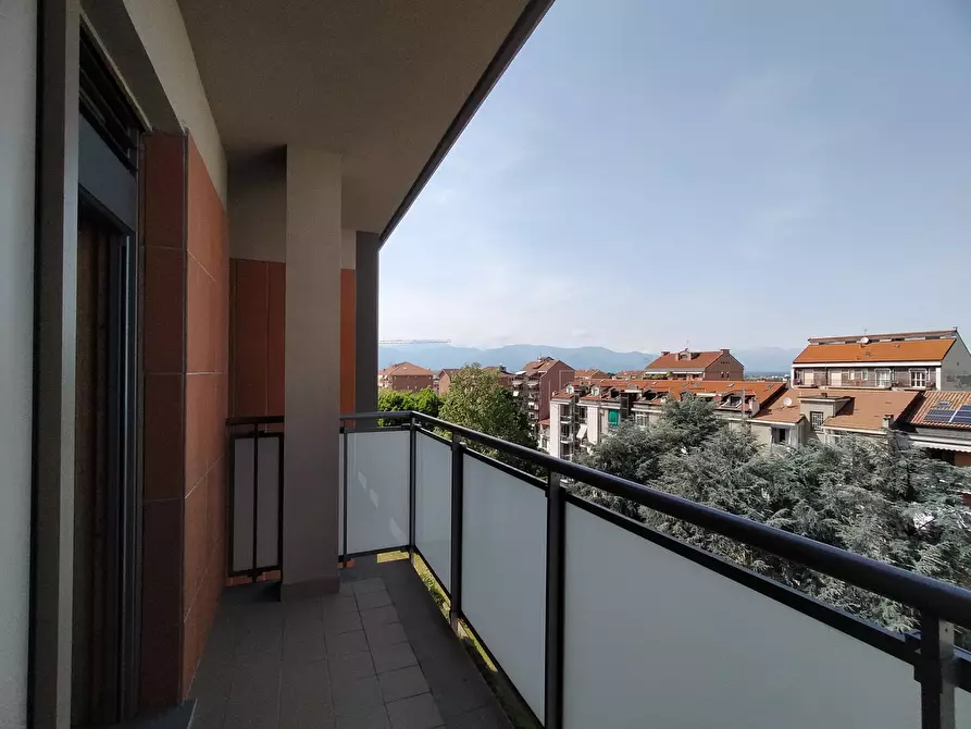 Immagine 16 di Bilocale in vendita  in Via Pietro Cossa 105 a Torino