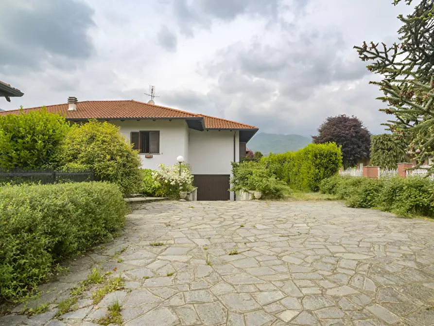 Immagine 7 di Villa in vendita  in Via Loreto 86 a Lanzo Torinese