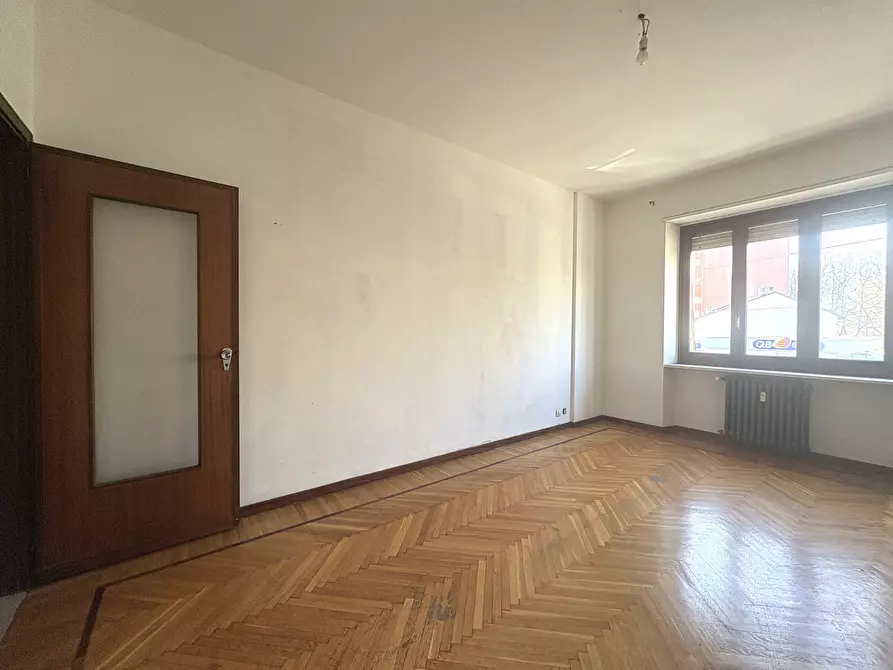 Immagine 11 di Trilocale in vendita  in Via Barletta 158 a Torino