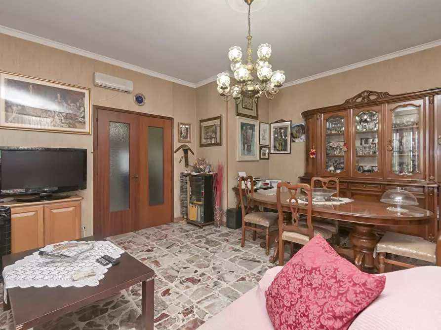 Immagine 19 di Casa bifamiliare in vendita  in Via Settimo 80 a Leini