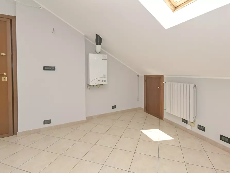 Immagine 13 di Mansarda in vendita  in Via Tirreno 155 a Torino