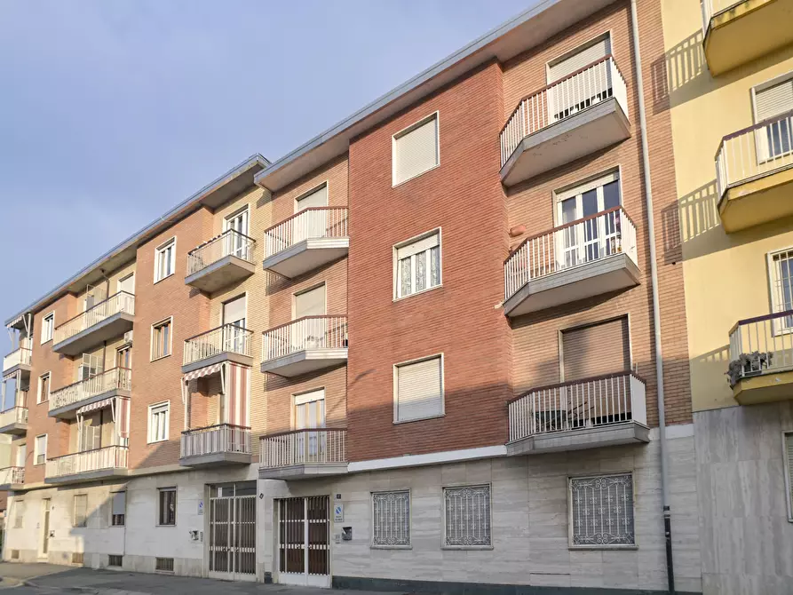 Immagine 2 di Trilocale in vendita  in via verdi 17 a Venaria Reale