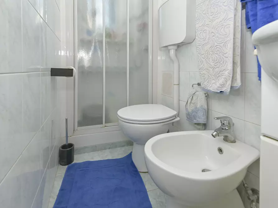 Immagine 29 di Bilocale in vendita  in Via Genola 17 a Torino