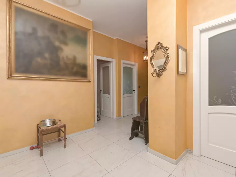 Immagine 14 di Pentalocale in vendita  in Via Trana a Torino