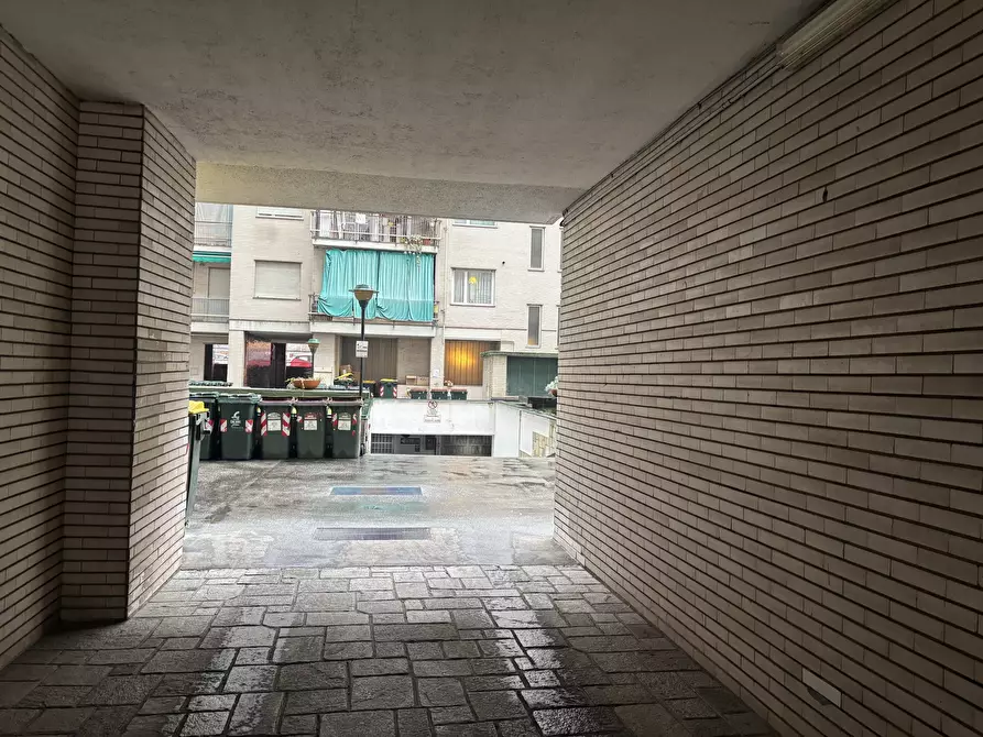 Immagine 2 di Garage in affitto  in CORSO MONTECUCCO 85 a Torino
