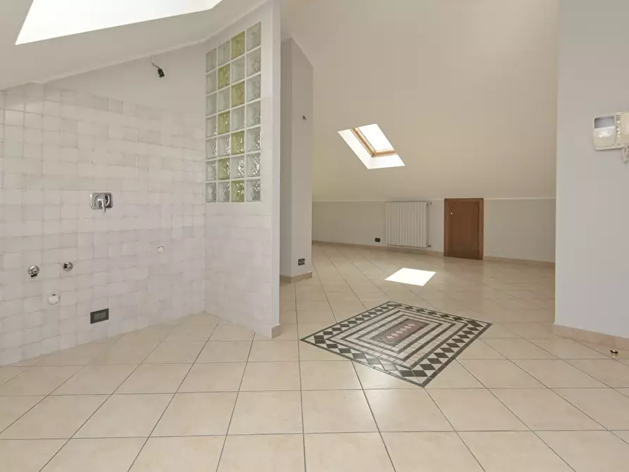 Immagine 11 di Mansarda in vendita  in Via Tirreno 155 a Torino