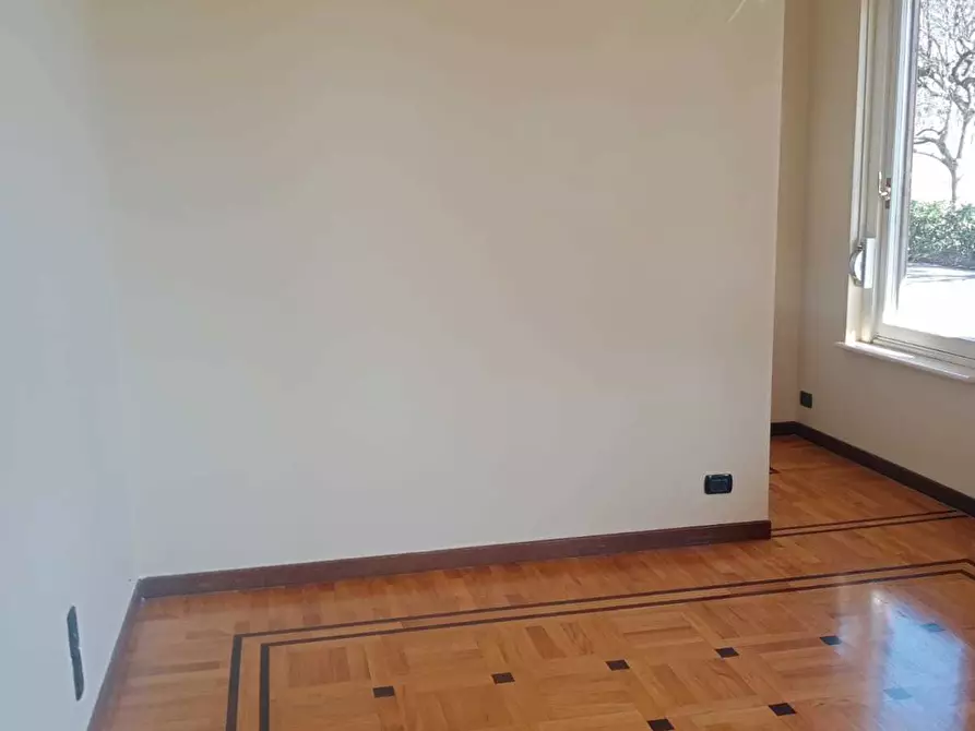 Immagine 58 di Pentalocale in vendita  in Strada Milius - Ronsaglia 14 a Moncalieri