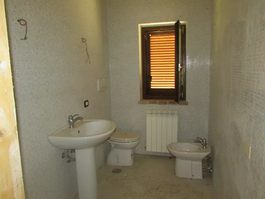 Immagine 19 di Porzione di casa in vendita  a Massa Martana