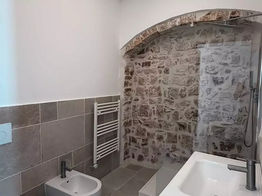 Immagine 3 di Trilocale in vendita  in Via Vincenzo Longo 23 a Castellana Grotte
