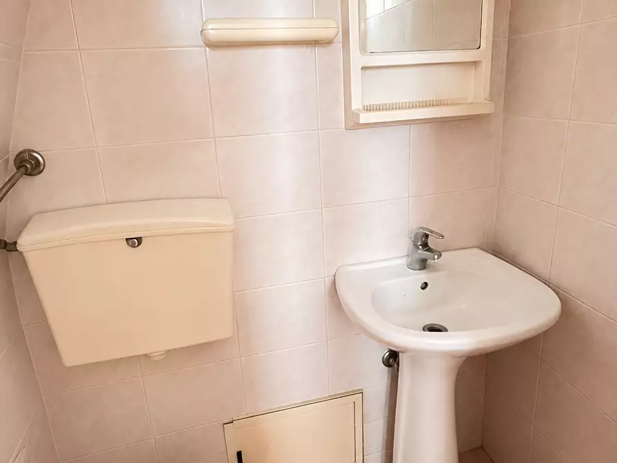 Immagine 11 di Trilocale in vendita  in Via Barbacana 23 a Monopoli