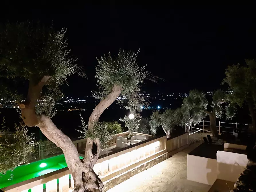 Immagine 43 di Rustico / casale in vendita  in Viale Monte Cannone a Fasano