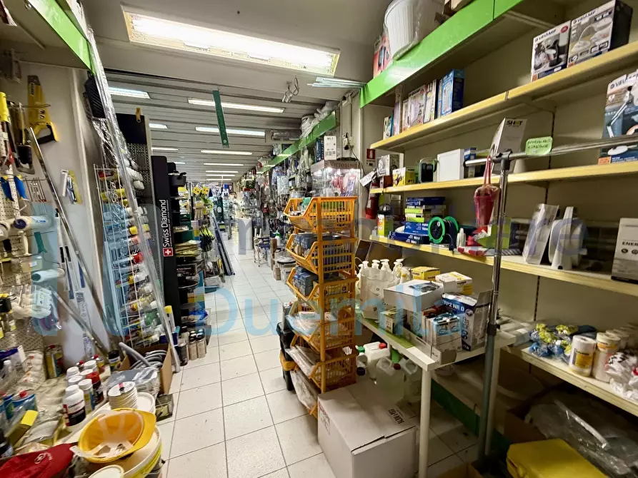 Immagine 10 di Attività commerciale in vendita  a Bologna