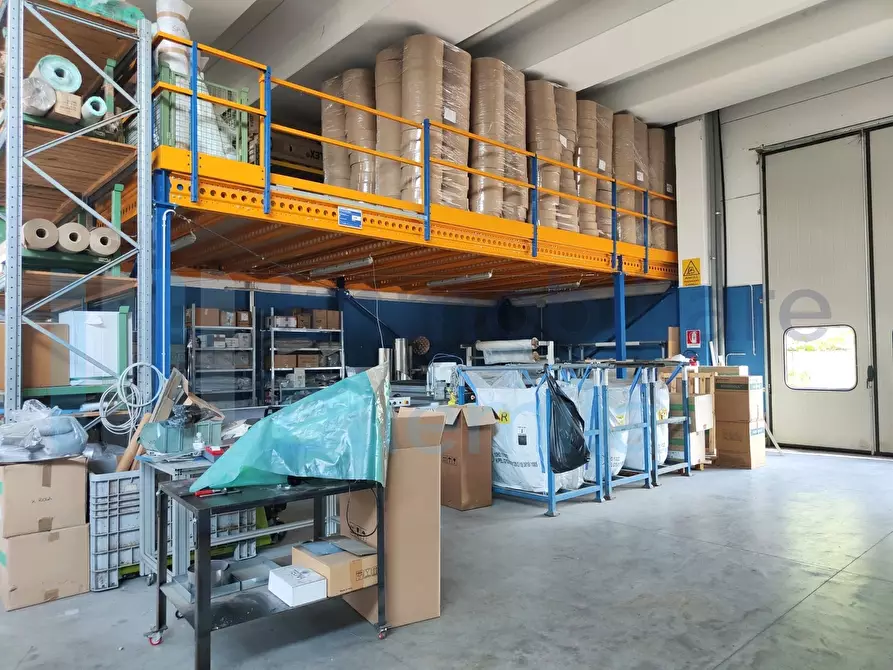 Immagine 26 di Attività artigianale in vendita  a San Cesario Sul Panaro