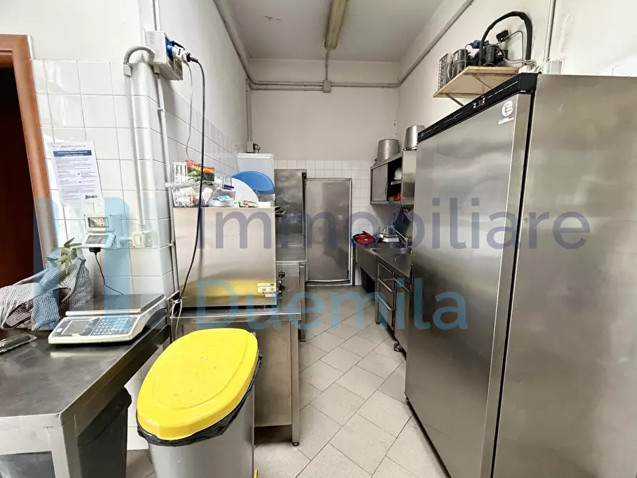 Immagine 17 di Attività artigianale in vendita  a Bologna