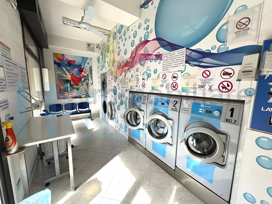 Immagine 1 di Attività artigianale in vendita  a Bologna