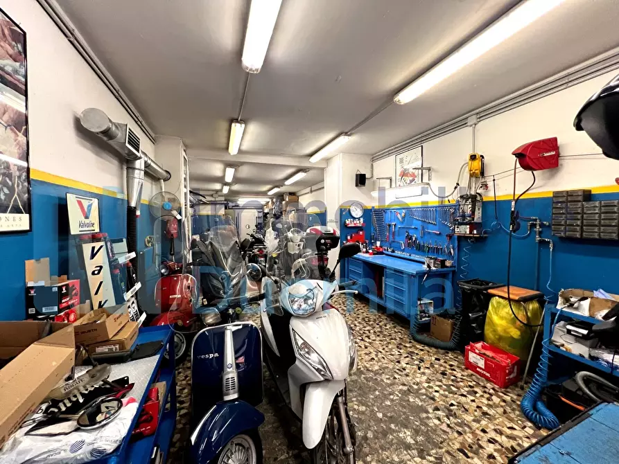Immagine 3 di Attività artigianale in vendita  a Bologna