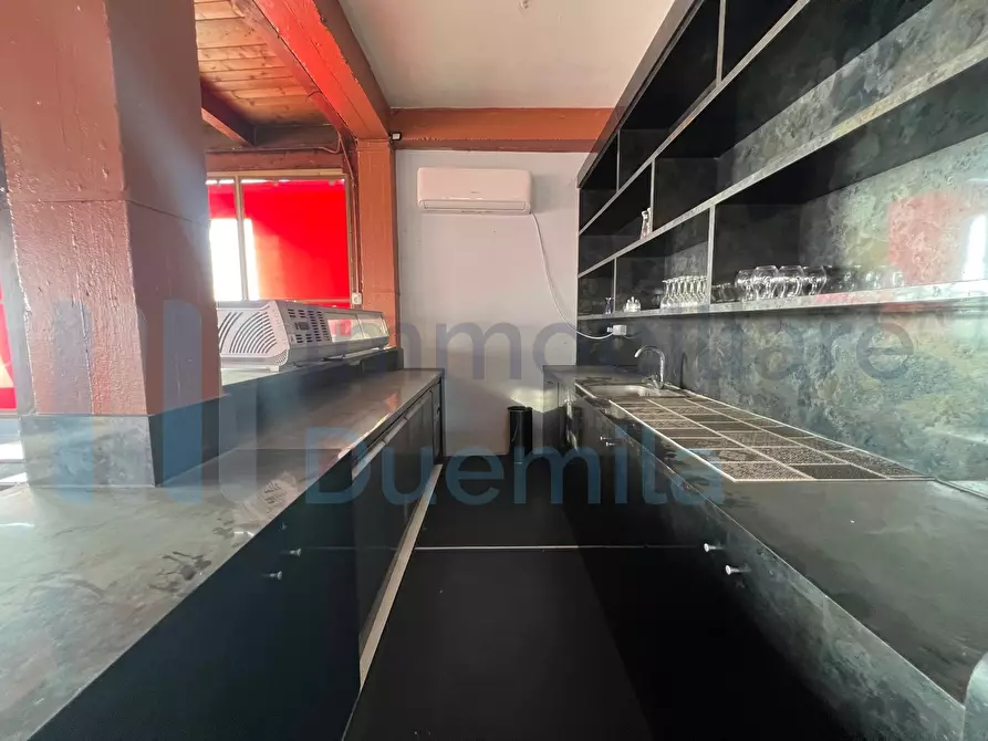 Immagine 51 di Locale commerciale in affitto  a Baricella