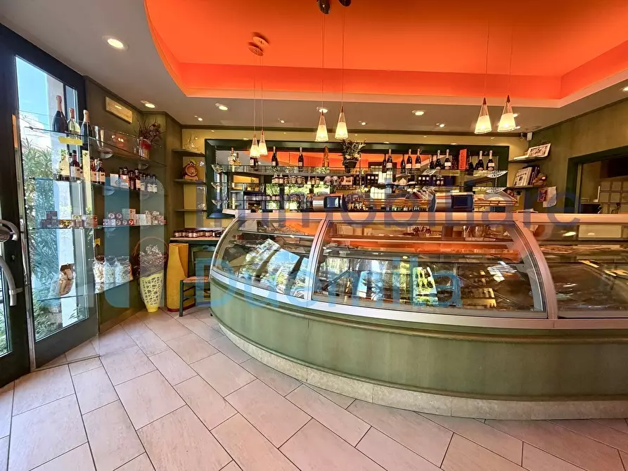 Immagine 4 di Attività artigianale in vendita  a Bologna