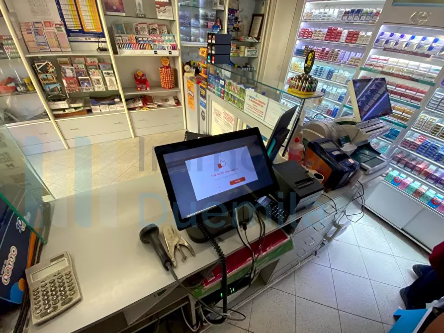 Immagine 11 di Tabaccheria in vendita  a Bologna