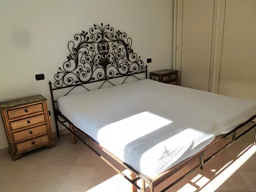 Immagine 8 di Bilocale in affitto  a Desenzano Del Garda