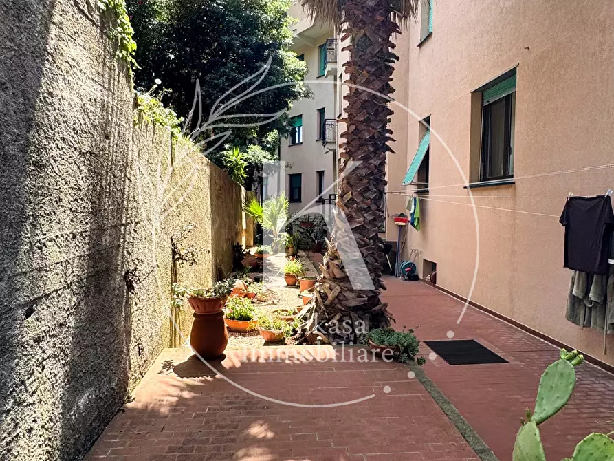 Immagine 19 di Pentalocale in vendita  in Via Rusca 37 a Savona