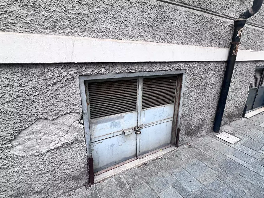 Immagine 7 di Magazzino in vendita  in Via Tommaso Belloro a Savona