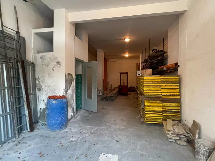 Immagine 2 di Garage in vendita  in Via Francesco Mignone a Savona