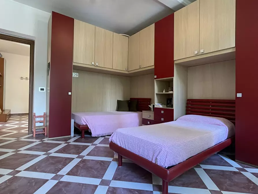 Immagine 38 di Quadrilocale in vendita  in Via Nicolò Cesare Garroni a Savona