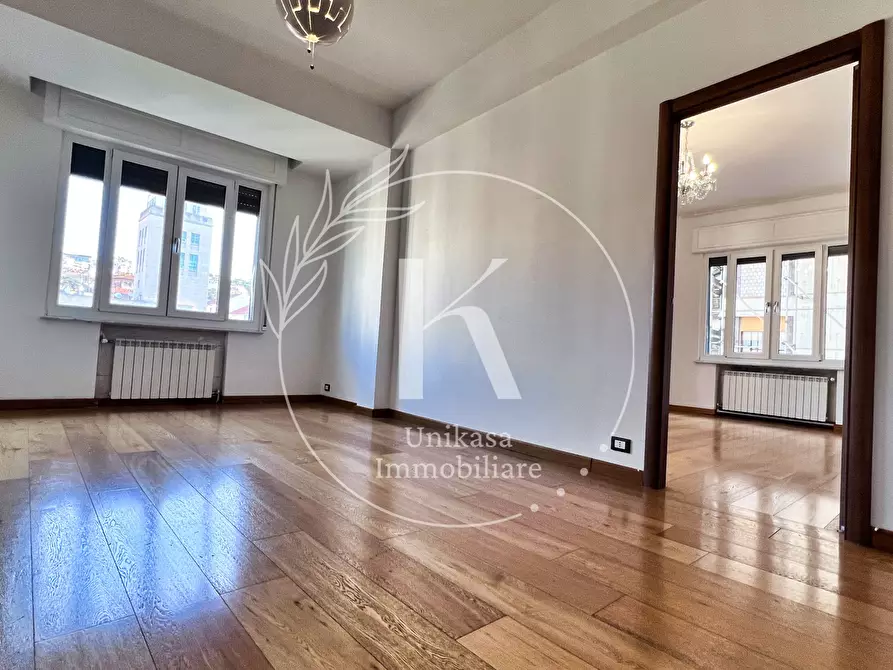 Immagine 11 di Pentalocale in vendita  in Piazza Aurelio Saffi a Savona