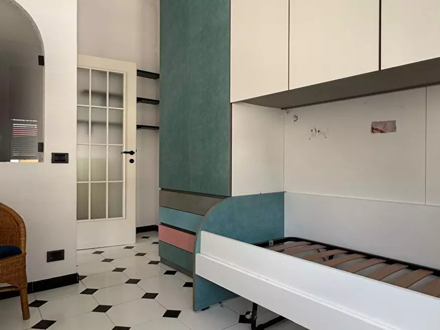 Immagine 17 di Quadrilocale in vendita  in Via Giacomo Leopardi a Savona