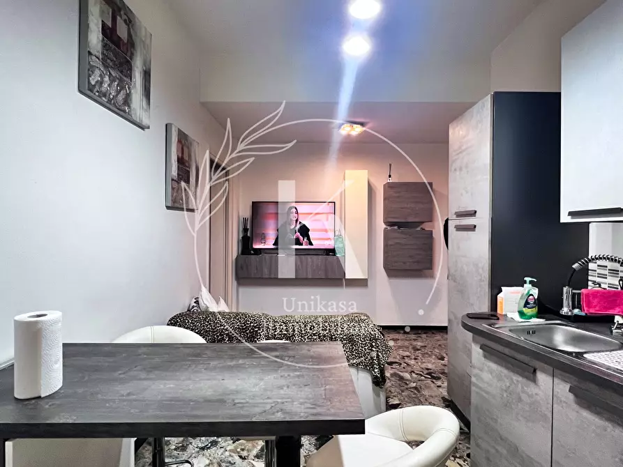 Immagine 1 di Trilocale in vendita  in Galleria Carlo Aschero a Savona